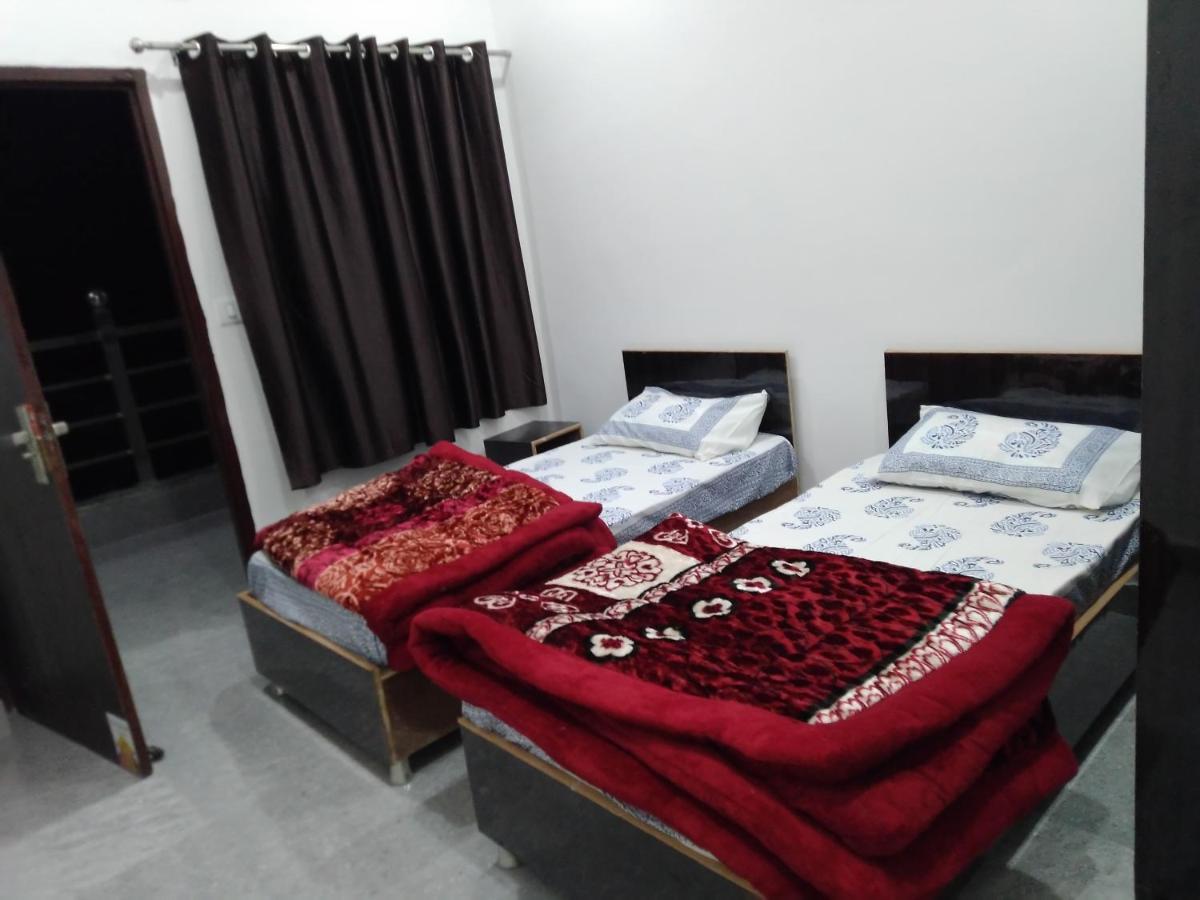 Hotel Aman Risikés Kültér fotó