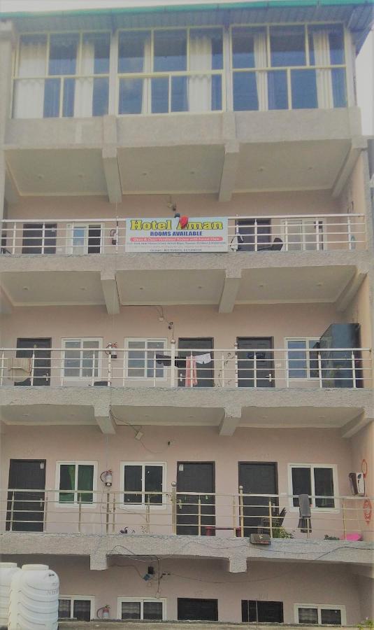 Hotel Aman Risikés Kültér fotó
